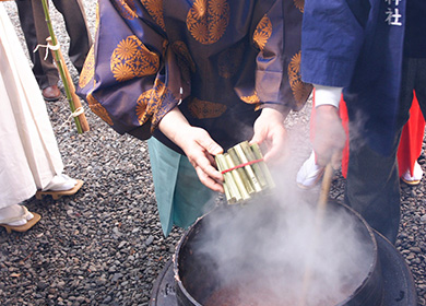 粥占い神事