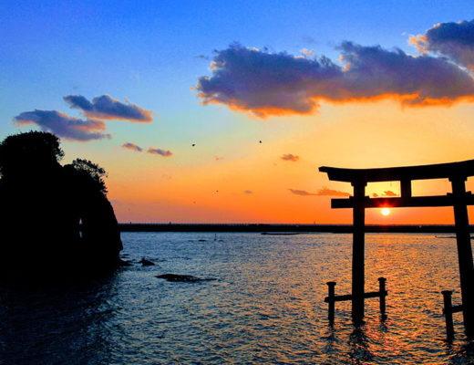 元島神社の海中鳥居