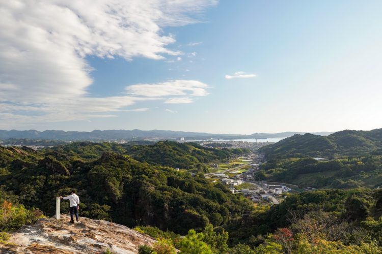 ひき岩群